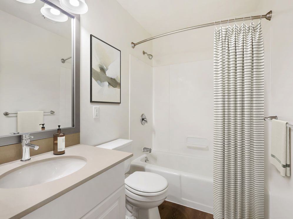 eaves Quincy - Photo 4 of 43