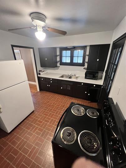 440 Mistletoe Ave - Photo 2 of 16