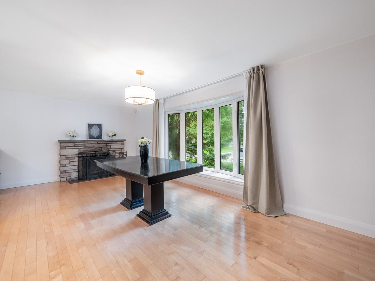 2449 Genevieve Drive - Photo 2 of 9