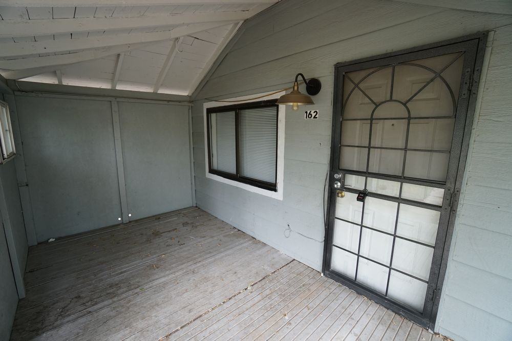 162 S Grove St - Photo 2 of 13