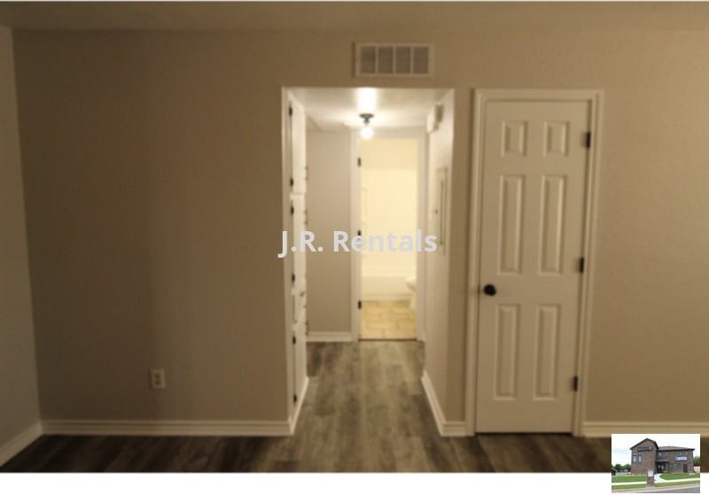 2102 Hunt Dr #B - Photo 4 of 10
