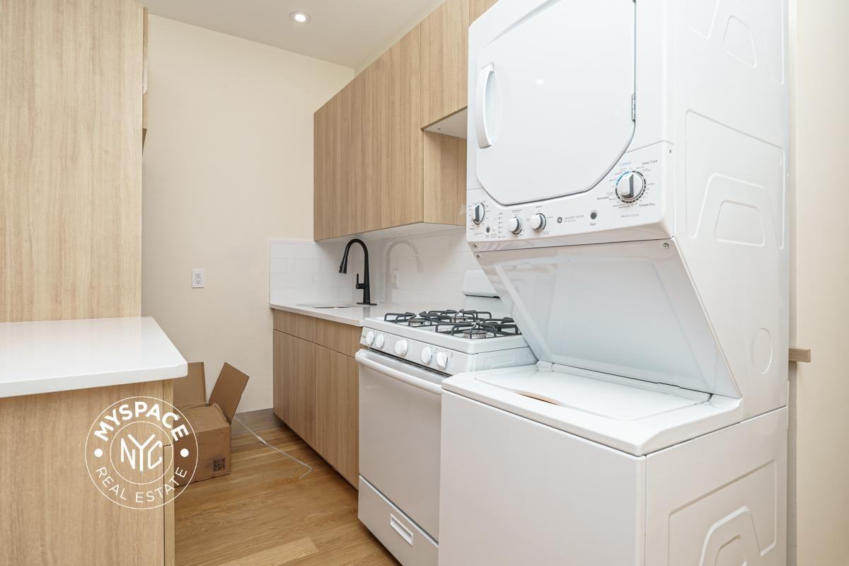 393 Atlantic Ave #3 - Photo 3 of 11