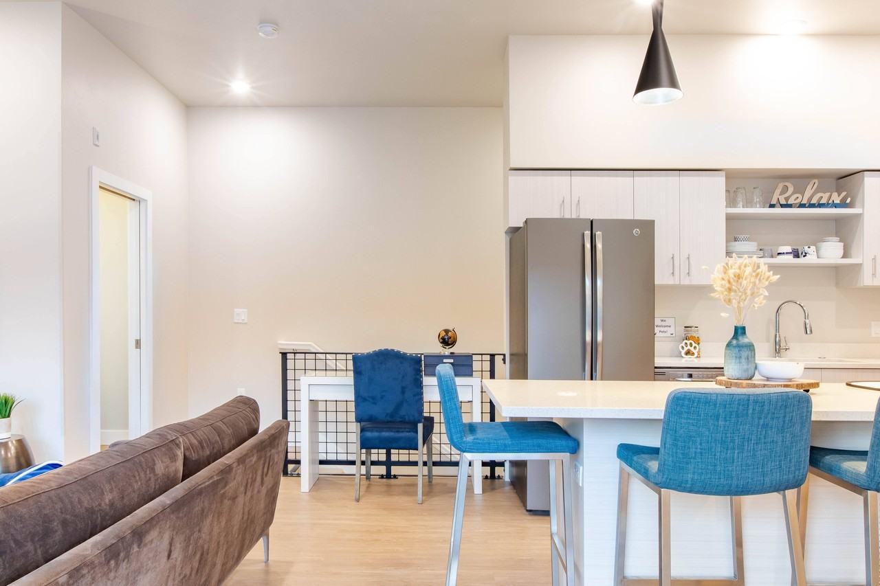 21 By Urbana - Photo 7 of 50