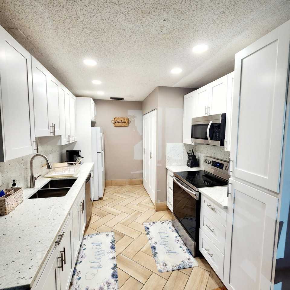 3397 Christopher St - Photo 2 of 8