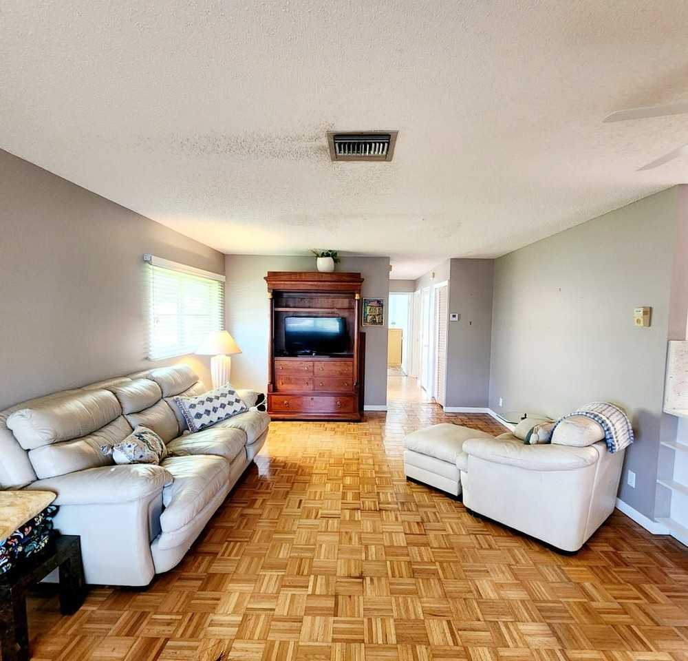 3397 Christopher St - Photo 3 of 8