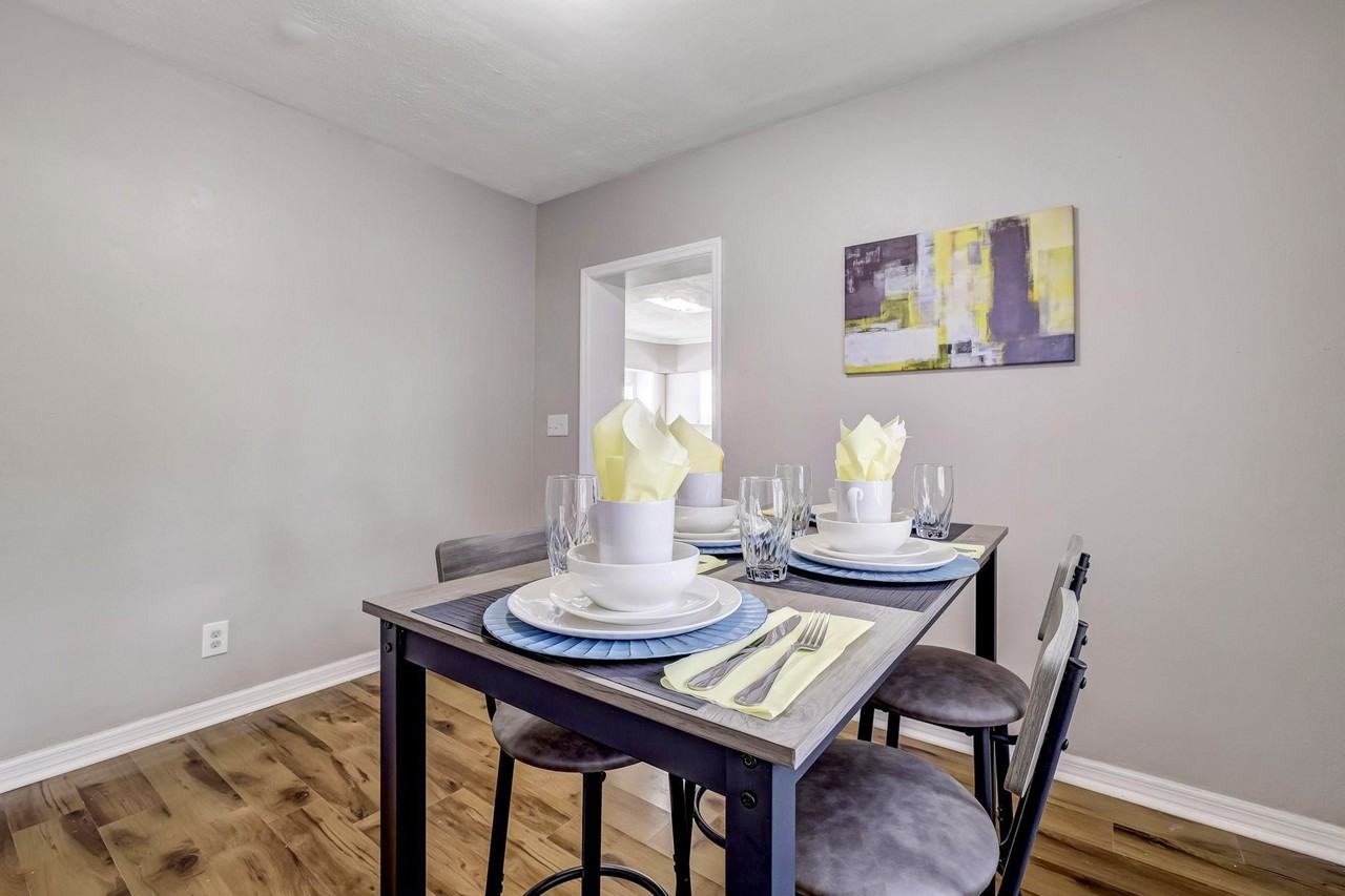 Ridgeway Rd N - Photo 3 of 9