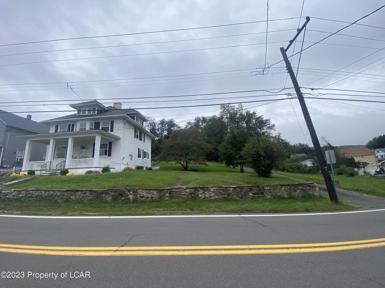 124 E State St - Photo 2 of 20