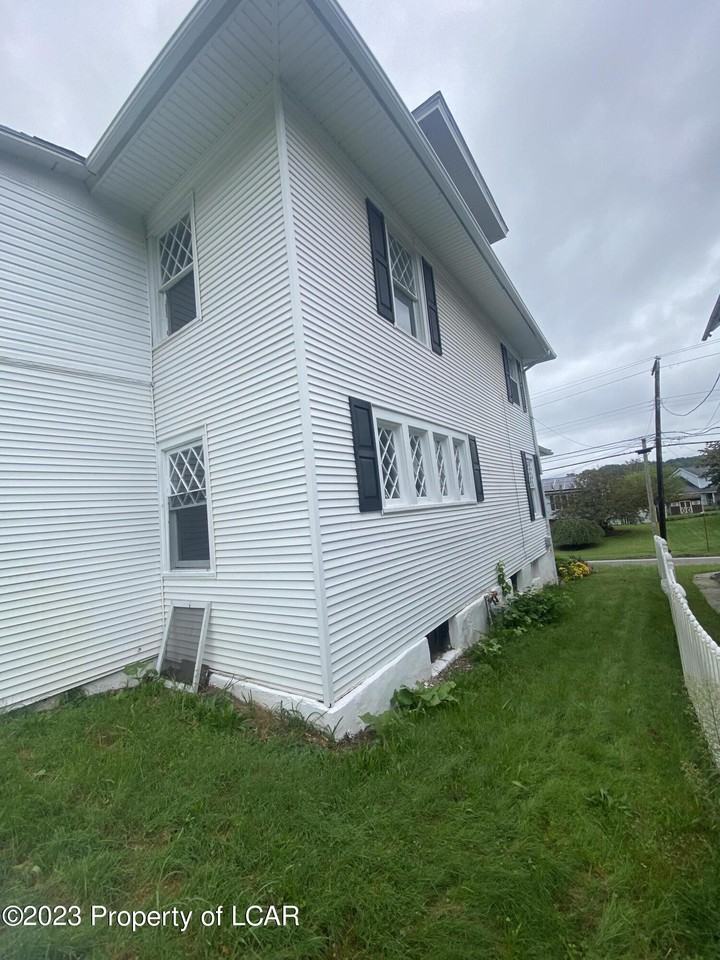 124 E State St - Photo 3 of 20