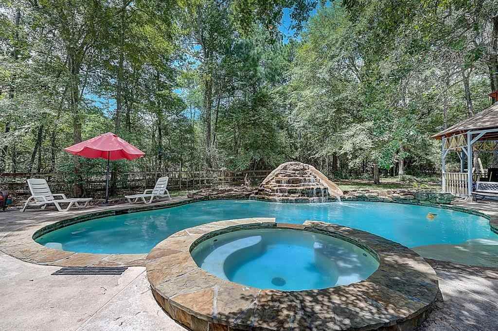 20719 Timber Ridge Dr - Photo 2 of 37