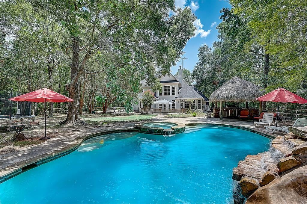 20719 Timber Ridge Dr - Photo 3 of 37