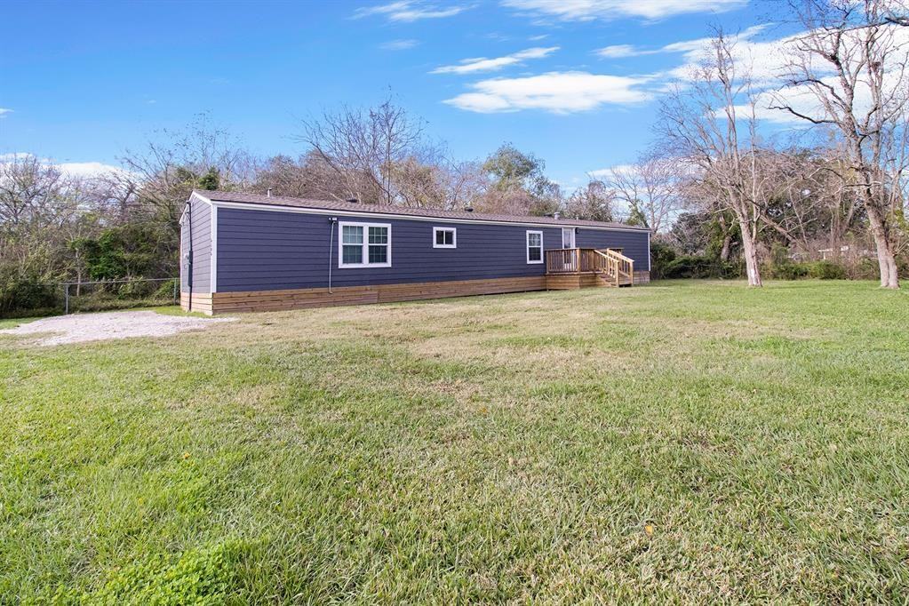 6506 N Martin Luther King Ave - Photo 3 of 23
