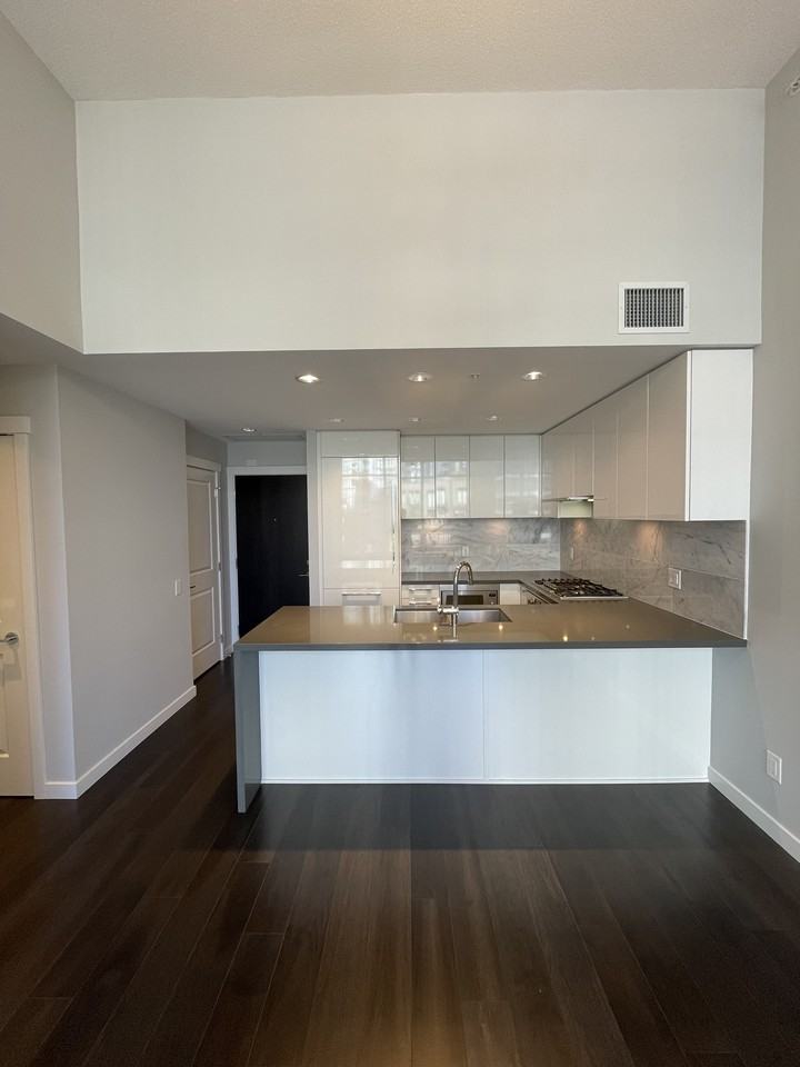 The Laureates 413 - Photo 3 of 17