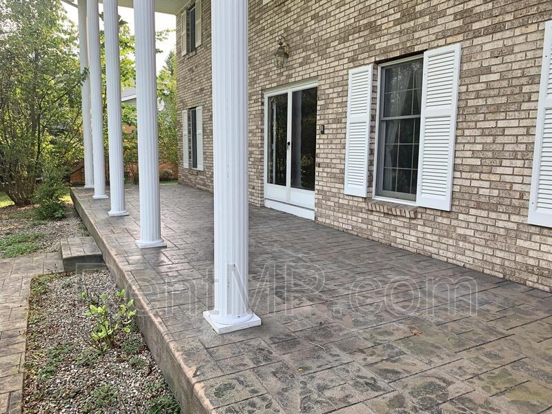 61 Cedar Dr - Photo 2 of 12