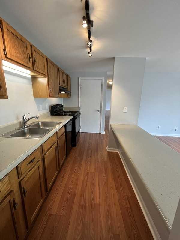 9501 Shannon Green Dr #M - Photo 5 of 16