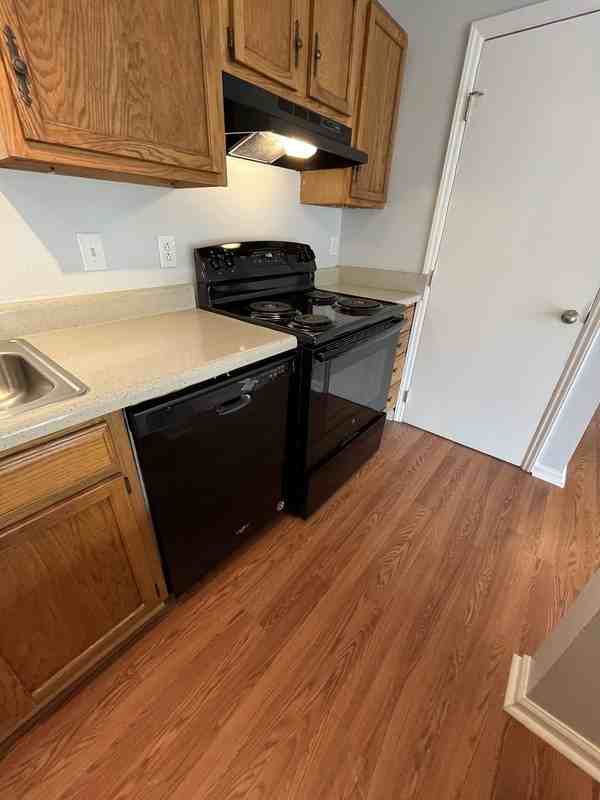 9501 Shannon Green Dr #M - Photo 6 of 16