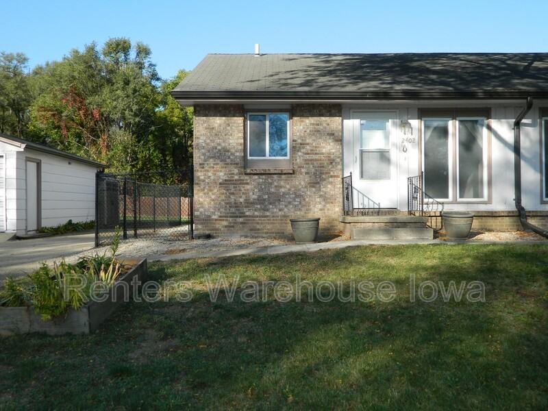 2402 Se 17th St - Photo 2 of 26