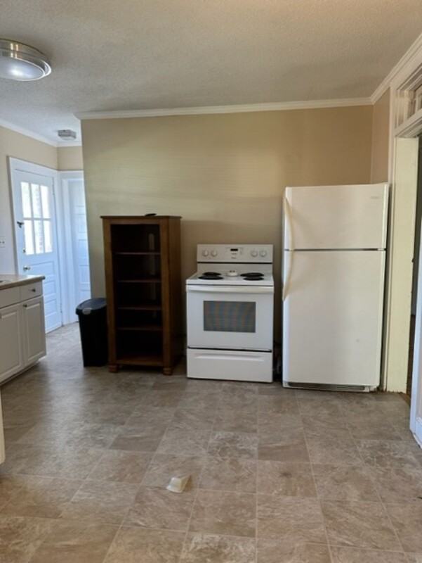 705 Michaelmas Ave - Photo 6 of 8