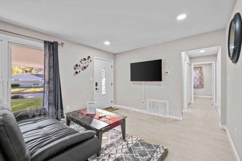 2620 Englehardt St - Photo 6 of 36