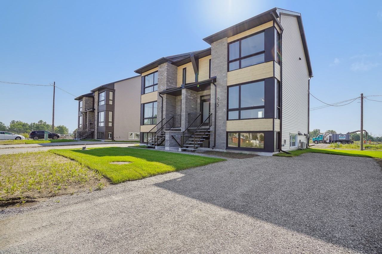 196 Rue de la Papetière 2, Gatineau, QC J8M 1P5 1 Bedroom Apartment