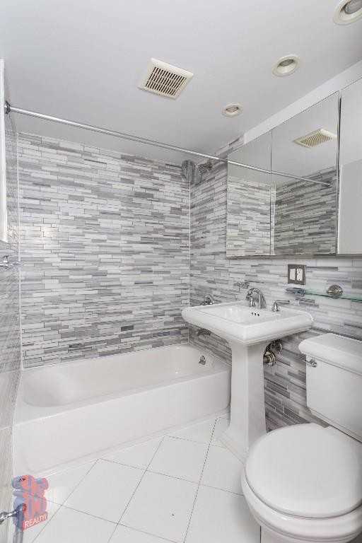 E 13th St #32 - Photo 5 of 5