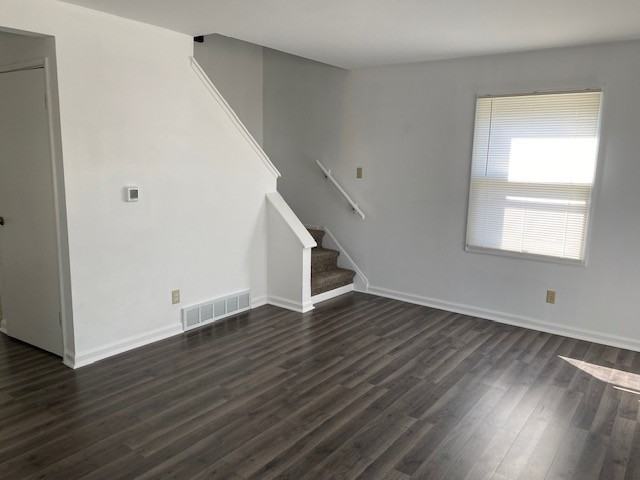 2613 Hawthorne Dr #NA - Photo 2 of 11