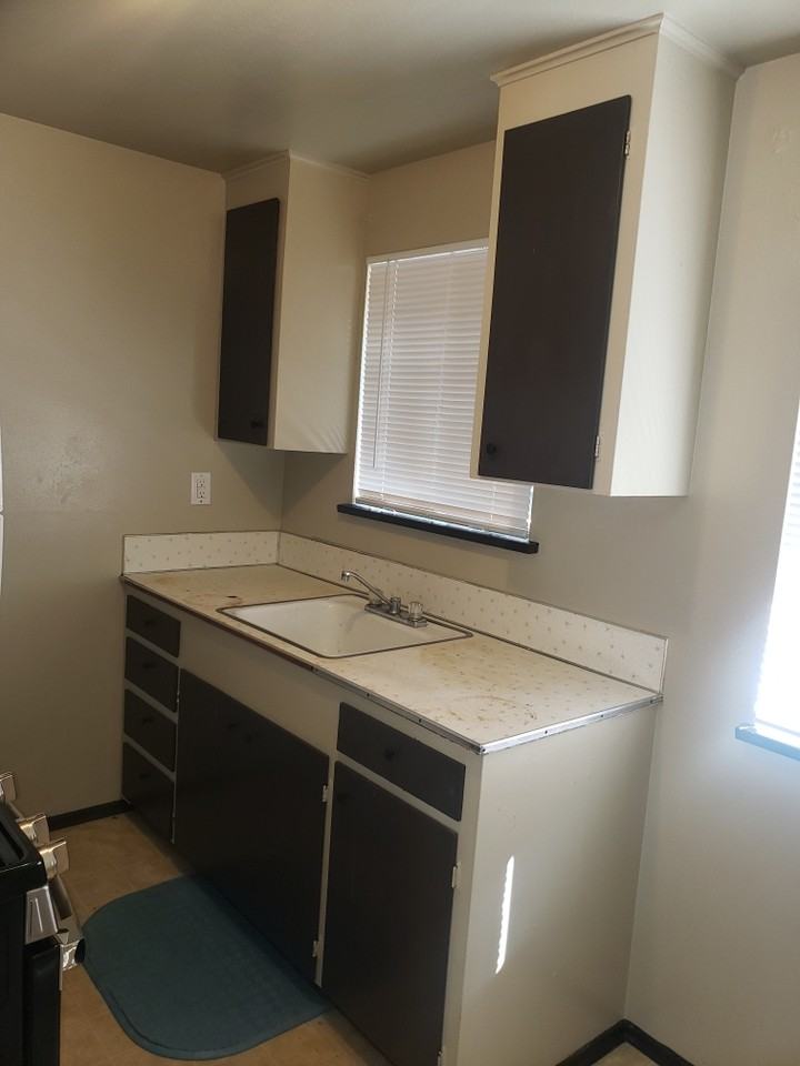 10912 Lakeview Avenue Southwest #2 - Photo 3 of 8