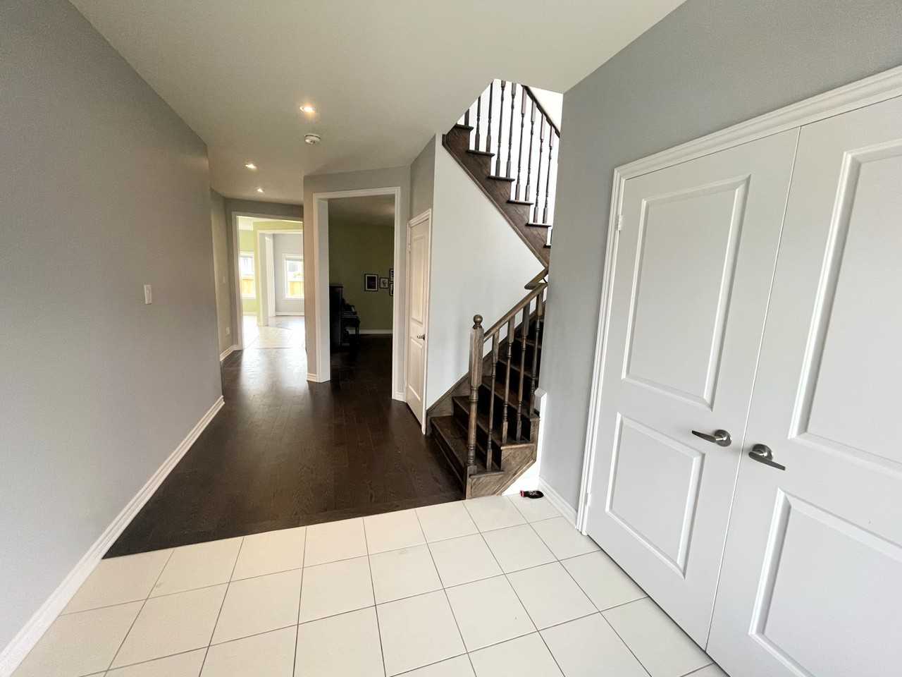 1428 McRoberts Crescent - Photo 3 of 25