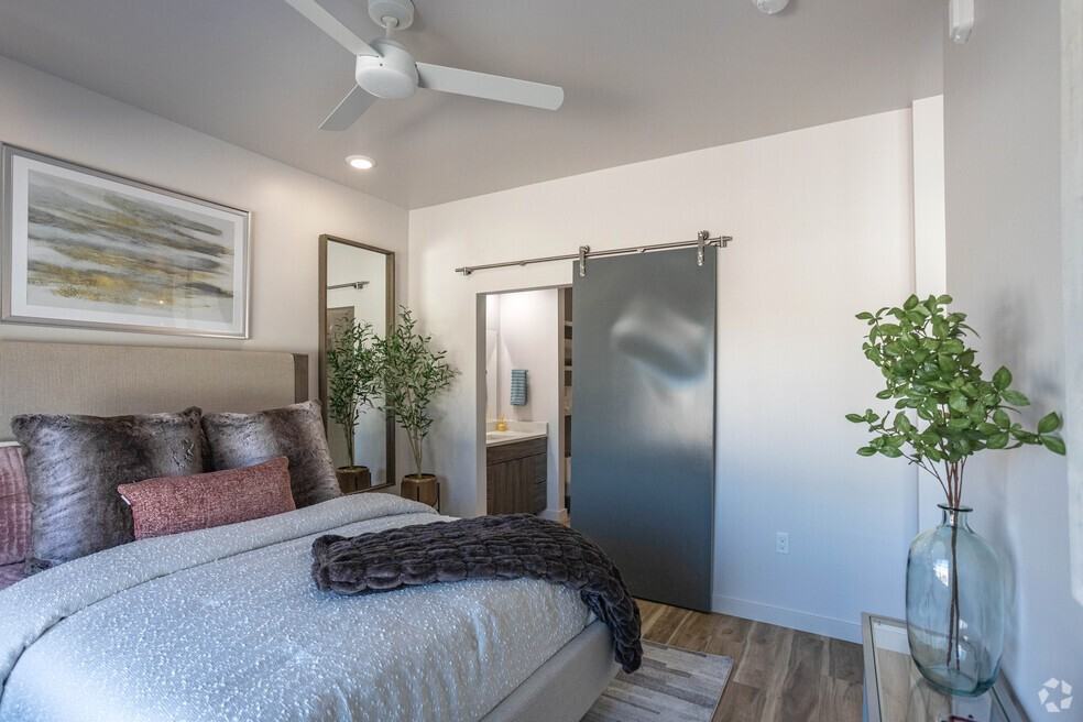 1683 Midtown Pl #1683-109 - Photo 2 of 23