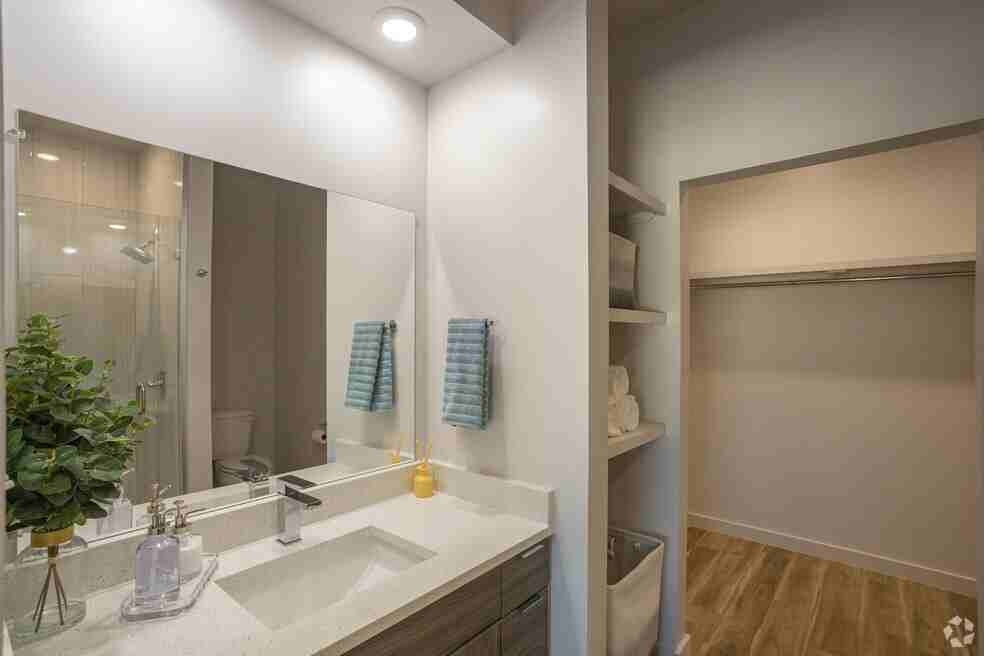 1683 Midtown Pl #1683-109 - Photo 3 of 23