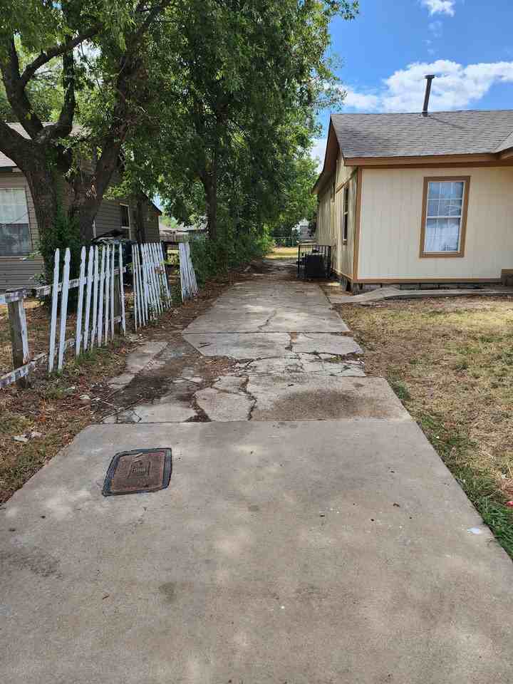 2640 Sw 38th St #1 - Photo 2 of 26
