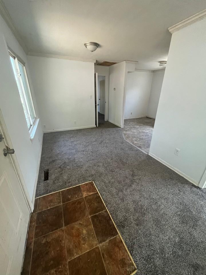 1038 S Richmond Ave #1 - Photo 2 of 9