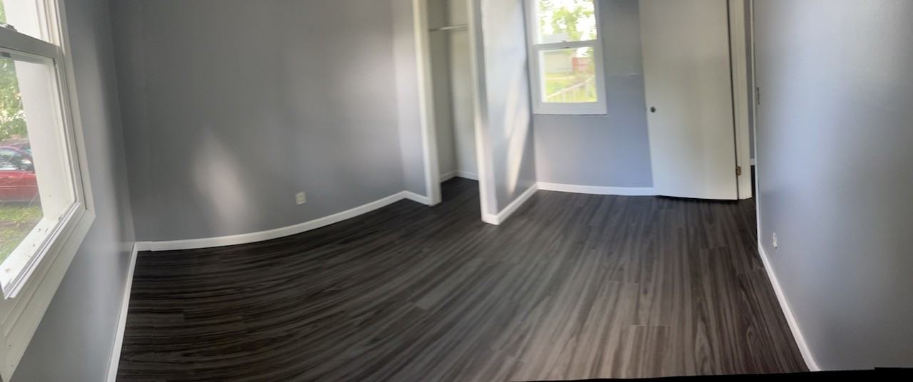 1205 W 18th St #1 - Photo 4 of 6