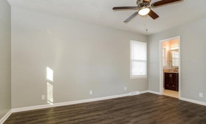 5718 N Colrain Ave - Photo 3 of 12