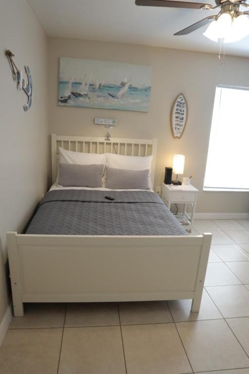 807 Adams St - Photo 3 of 24