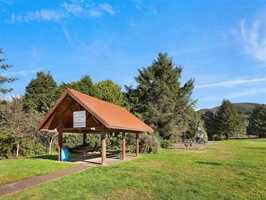 featured image of 406 N 3rd Ave