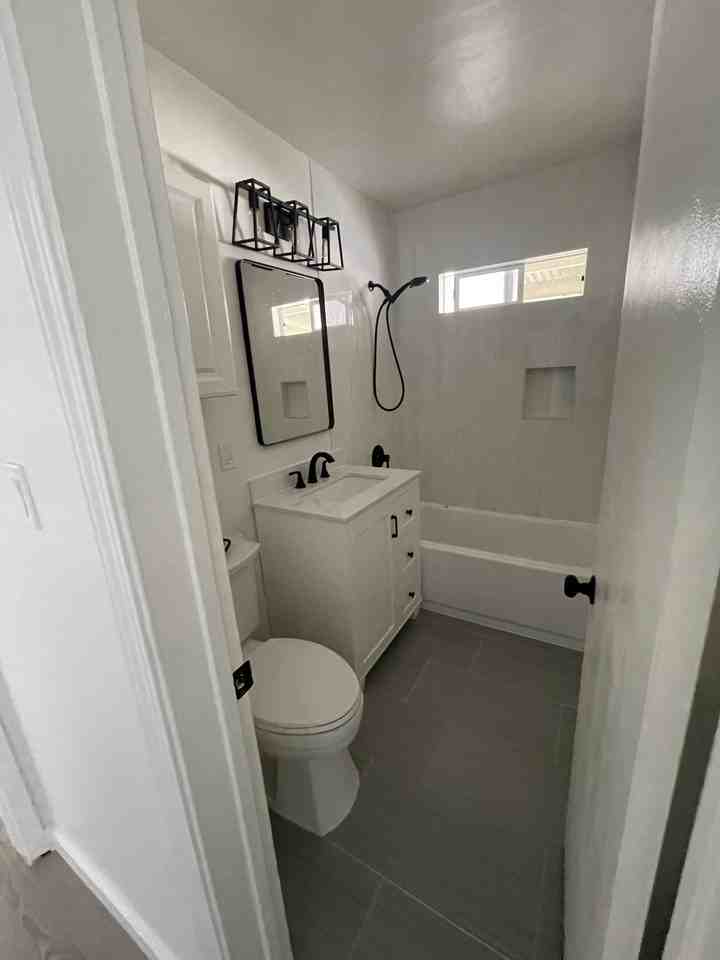 4316 Howard Ave - Photo 2 of 9