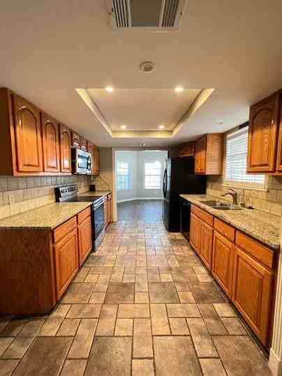 5224 Brazos Ave - Photo 2 of 9