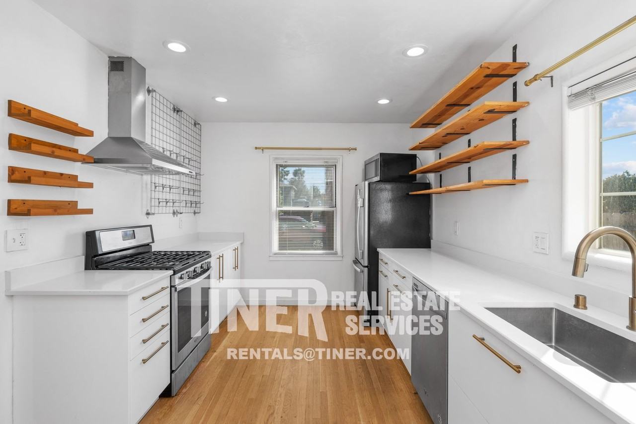 2901 Atlas Ave - Photo 3 of 31