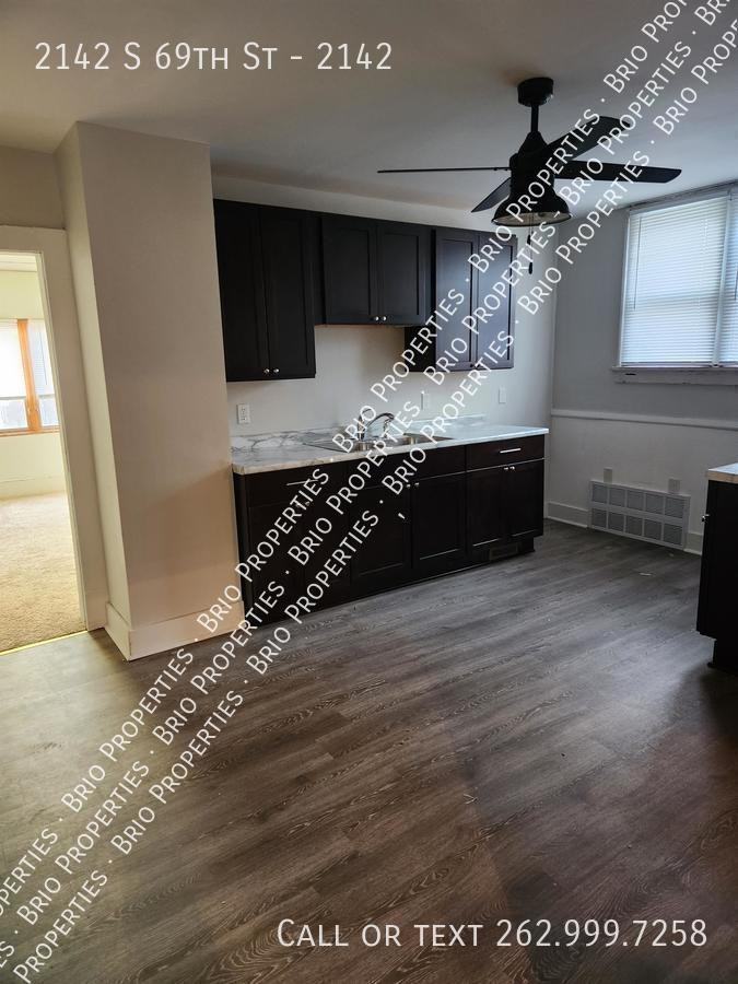 2142 S 69th St #2142