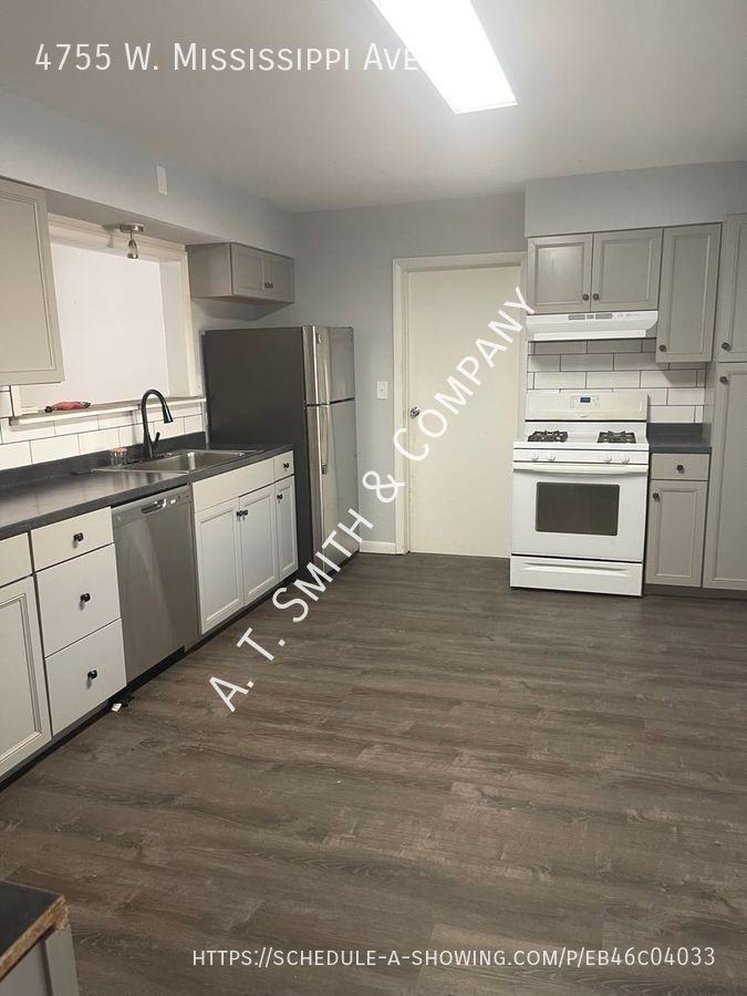 4755 W Mississippi Ave - Photo 2 of 11