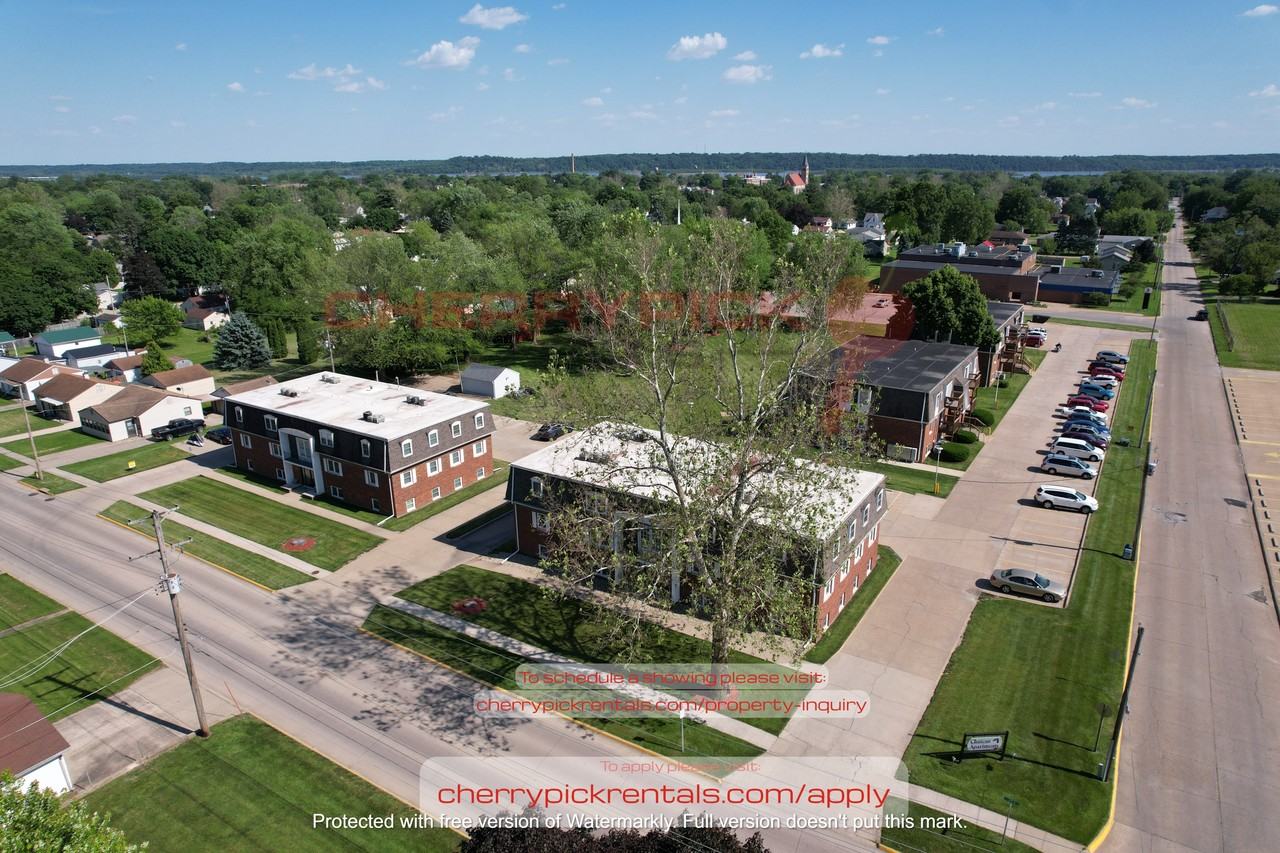 114 26th St #12 - Photo 2 of 16