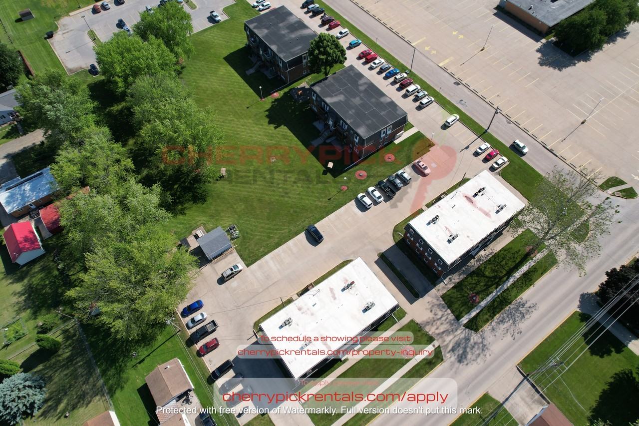 114 26th St #12 - Photo 3 of 16