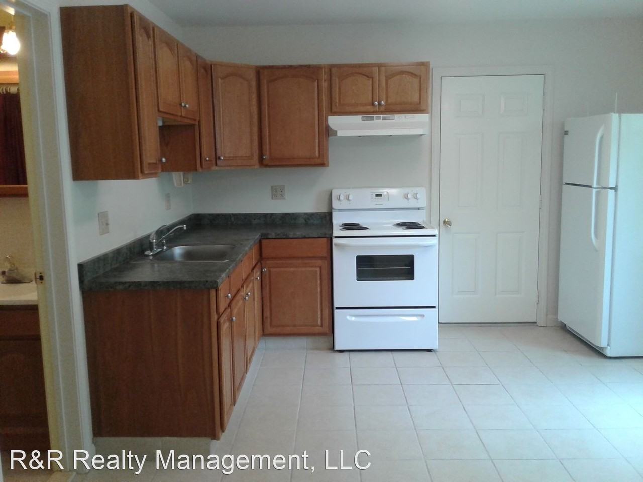 108 North Main St - Photo 2 of 7