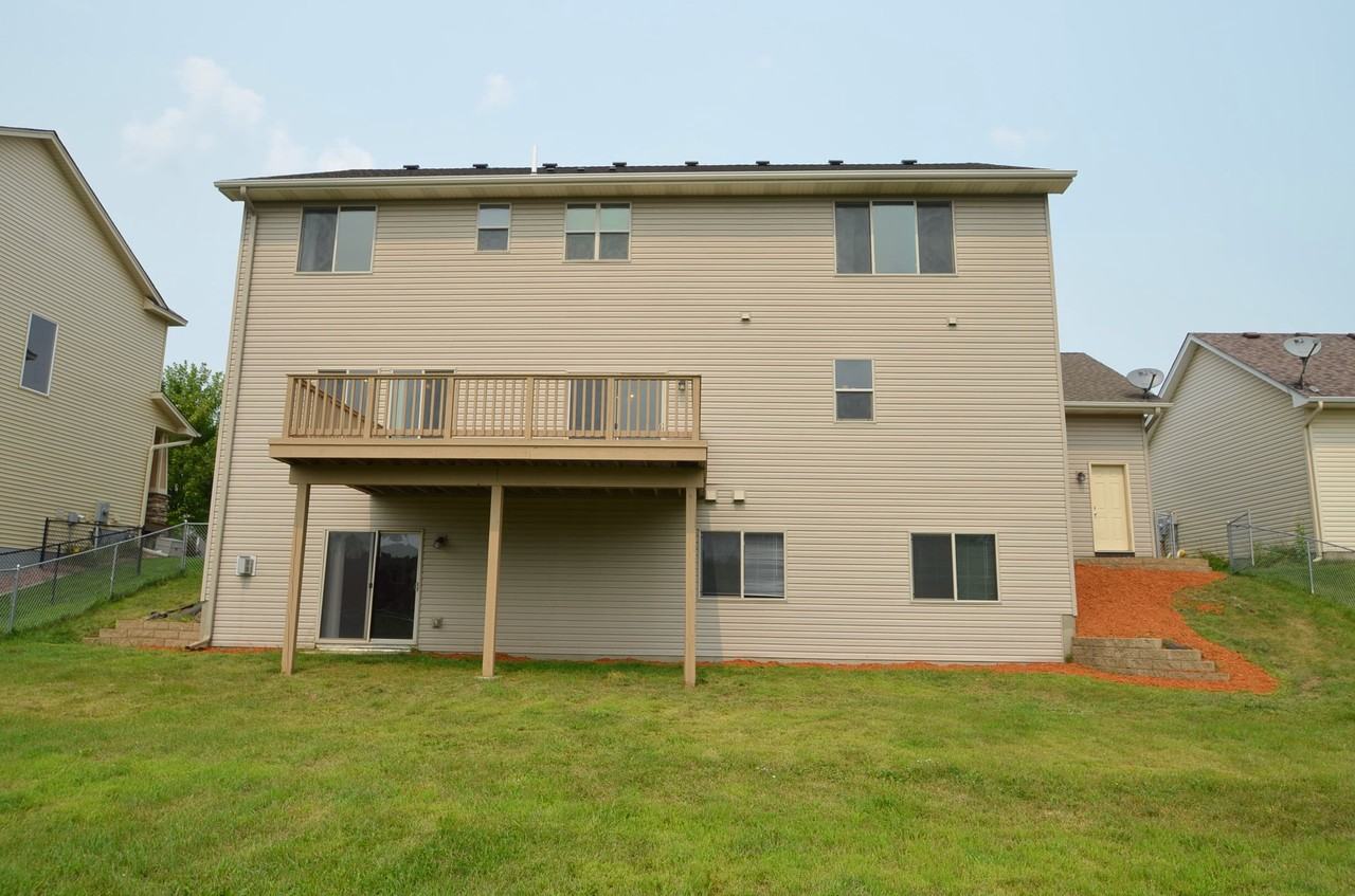 2944 128th Ln NE - Photo 2 of 10