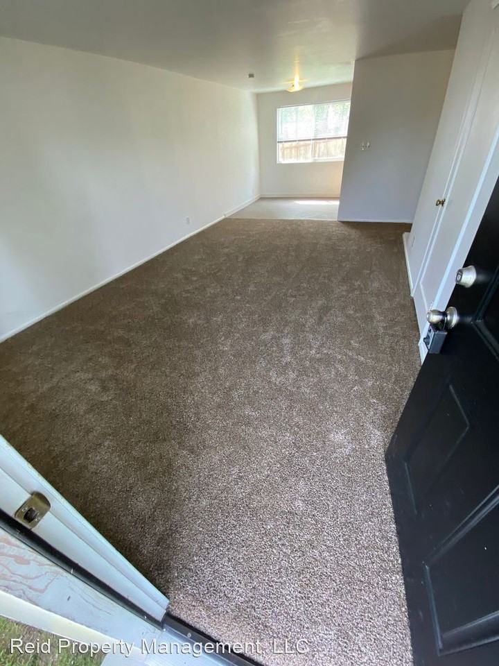 1536/1538 Houston Ave. - Photo 3 of 19