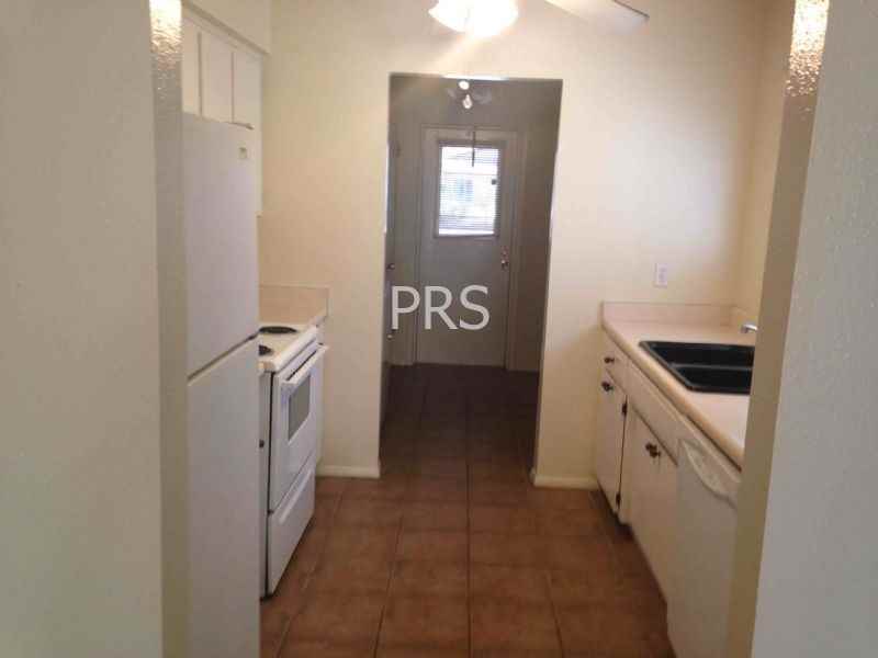 1948 E Oxford Dr - Photo 2 of 10