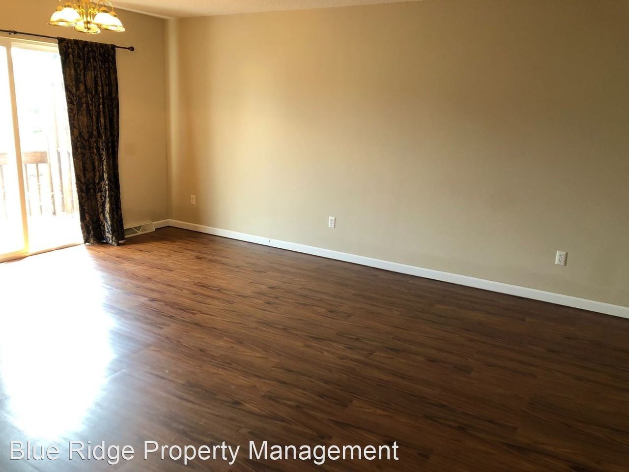 401 Hallbrook Dr - Photo 2 of 13