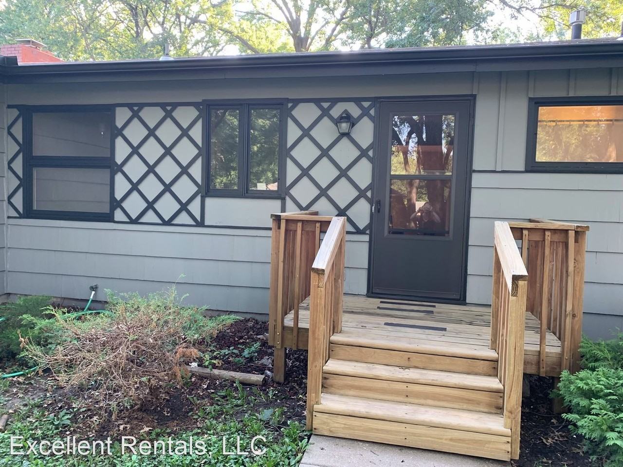 7239 Newton Dr - Photo 2 of 11