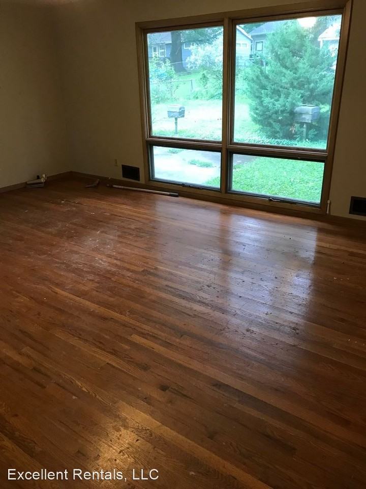 7239 Newton Dr - Photo 3 of 11