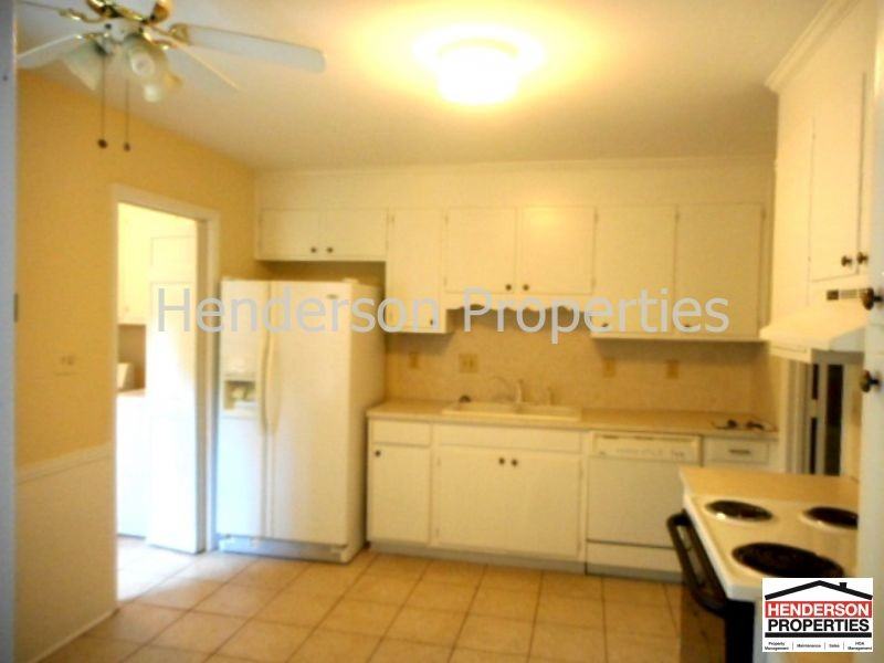 6863 Dumbarton Dr - Photo 3 of 19